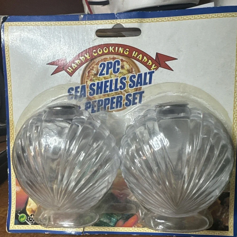 Clear Plastic Acrylic Salt and Pepper Shakers Clamshell, And Original Packaging